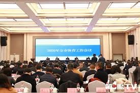 颜骏凌：和范德萨交换了联系方式，在儿时偶像面前踢球是圆梦